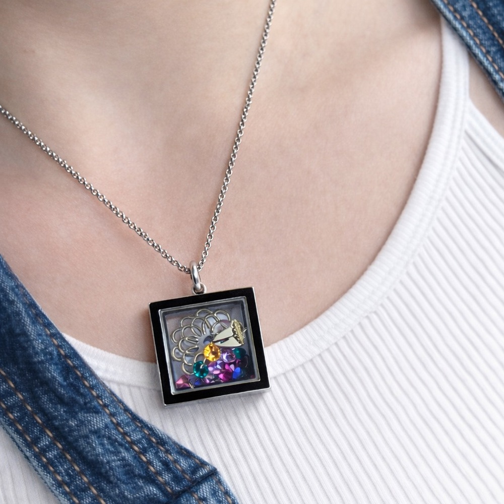 💍South Hill Floating Charm Necklace | Square Locket Pendant | Silver Tone
